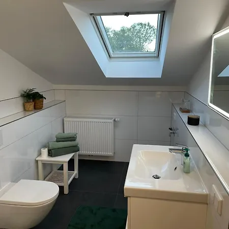 Ruhige 1-zimmer Einliegerwohnung Mit Kueche Und Bad In Grossburgwedel Burgwedel (Lower-Saxony)