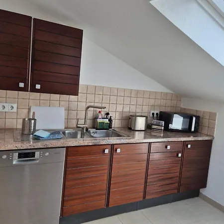 Ruhige 1-zimmer Einliegerwohnung Mit Kueche Und Bad In Grossburgwedel Apartamento *