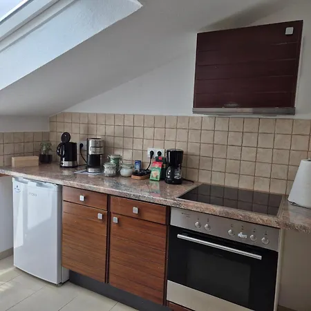 Apartamento Ruhige 1-zimmer Einliegerwohnung Mit Kueche Und Bad In Grossburgwedel